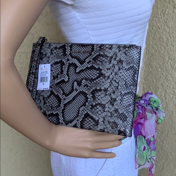 MICHAEL KORS JET SET TRAVEL XL ZIP CLUTCH WRISTLET - Picture 8 of 16